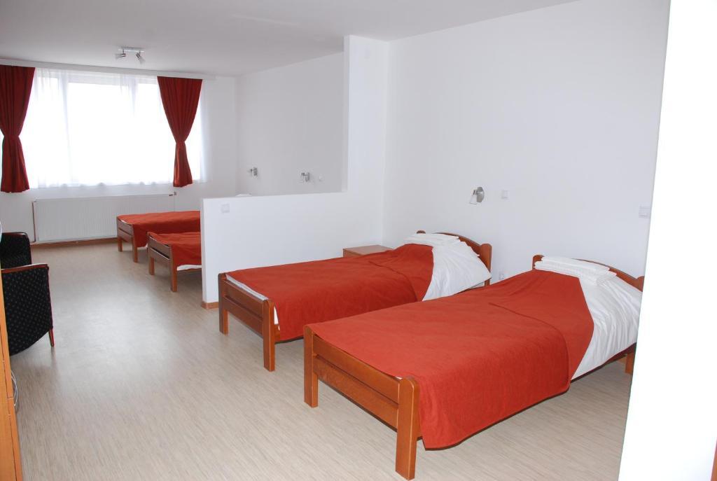 M Garni Hotel Vranje Pokoj fotografie